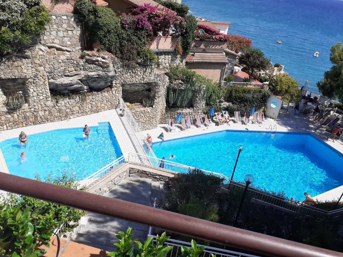 Conca Verde C21- Beach Front Little Villas Pool, Private Jacuzzi Sea View Marina dʼMarina dʼAndora 외부 사진